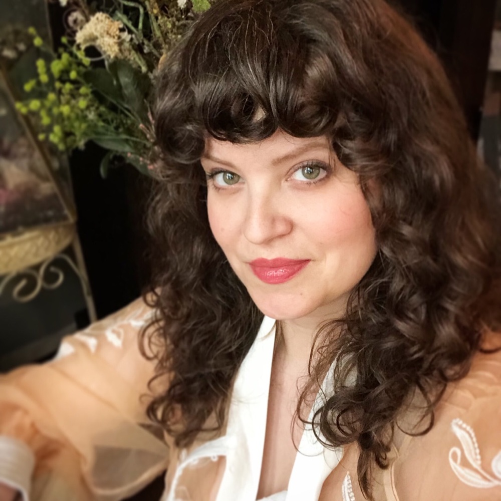 Meet your Posher, Emily